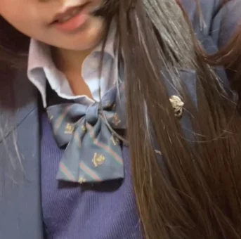 隠れ変態。清楚系のコスプレ女子大生の過激オナニー。レア作品