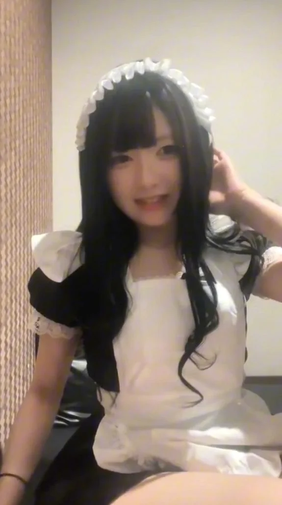 黒髪で超美人！推しのコンカフェ嬢との密会ZOOMビデオ通話