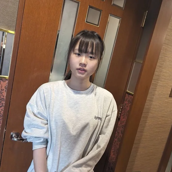 【幻】与在法律ギリギリ年龄拍摄的天然F杯女孩的试拍视频