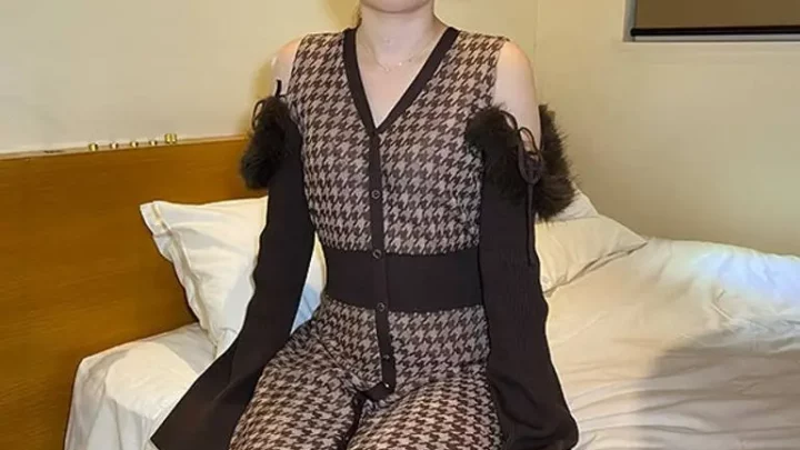 人妻が2人の巨漢に激しく調教される3P悶絶プレイ FC2-PPV-4898171