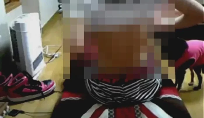 犬にマ○コを舐めさせる可愛い系女子 xj_15213915_ppv