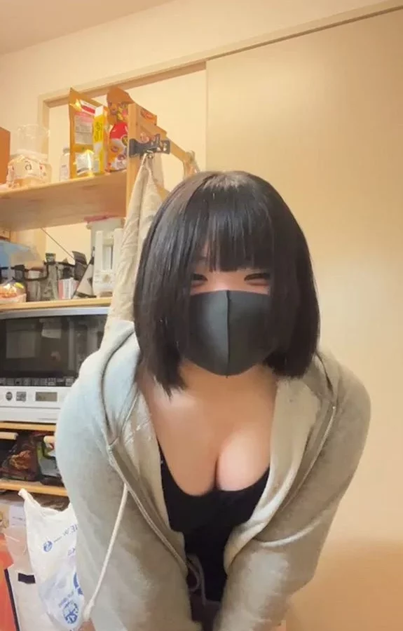 絶叫しながら潮を吹くパワフルな女