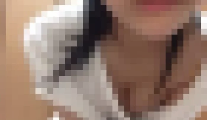 Diffusion en direct de la belle fille S montrant ses seins xj_15345244_ppv