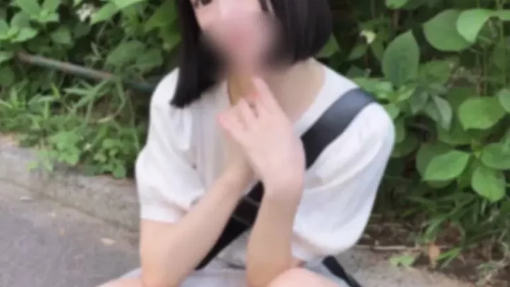 FC2-PPV-4941025 体型が魅力的なコンパニオン嬢との野外プレイ。ミニマムな彼女に中出し＆外だし