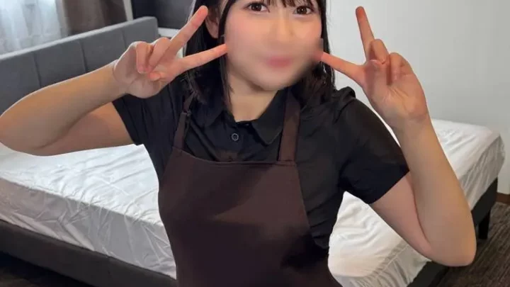 FC2-PPV-4930994 オナニーを見せつけたら興味津々…中出しSEXまで展開した