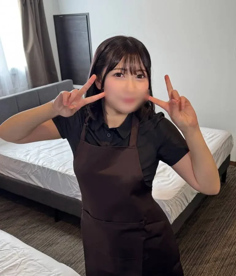 FC2-PPV-4930994 オナニーを見せつけたら興味津々…中出しSEXまで展開した